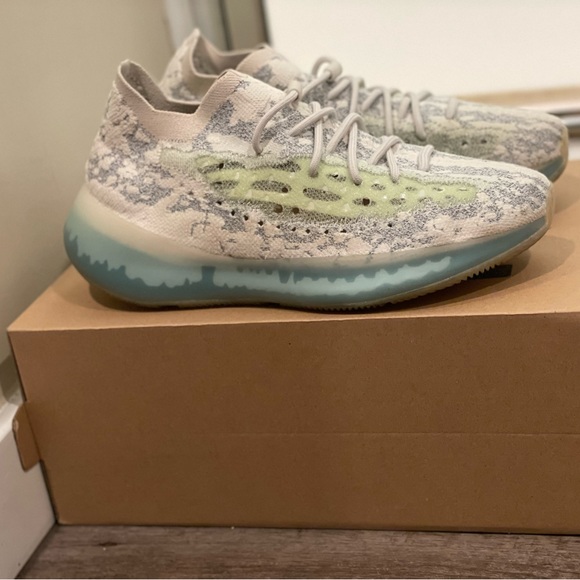 Yeezy Boost 380 Alien Blue - Picture 9 of 9